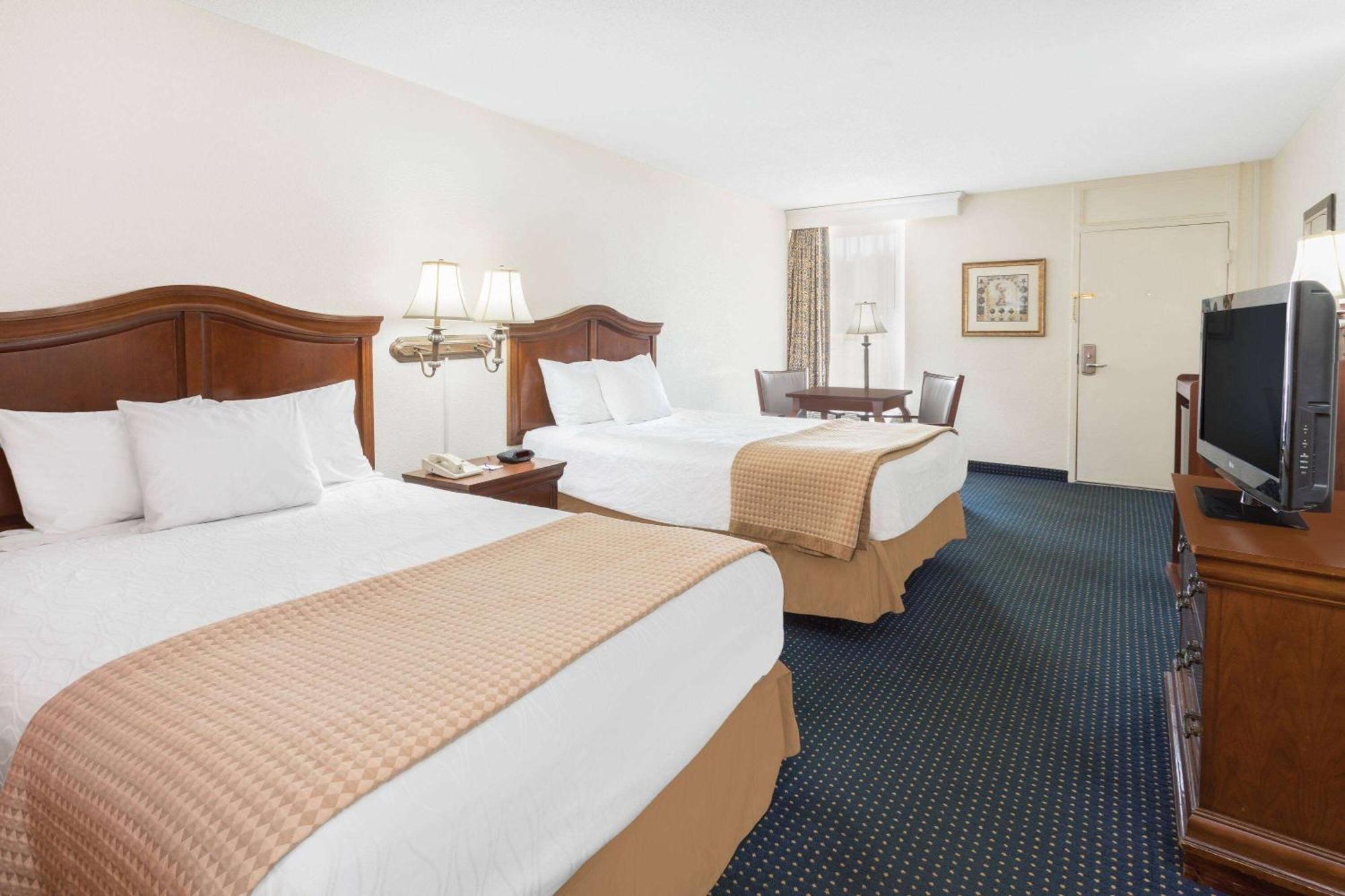 Baymont By Wyndham Rocky Mount I-95 Hotel Luaran gambar